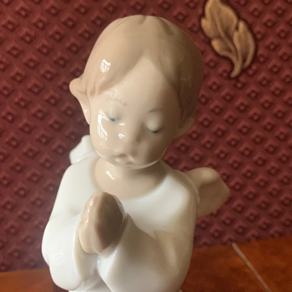 LLADRO praying angel. 5 1/4” h, 3”w (wing span)